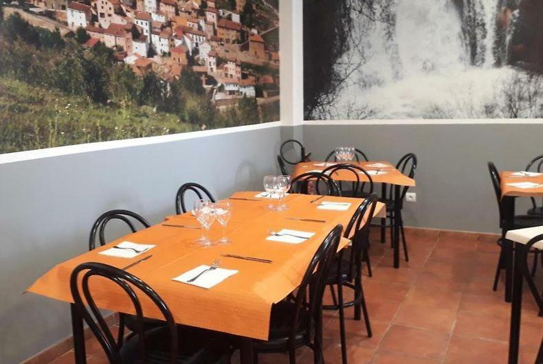 Hostal Los Ojos De Gabriel El Vallecillo المظهر الخارجي الصورة